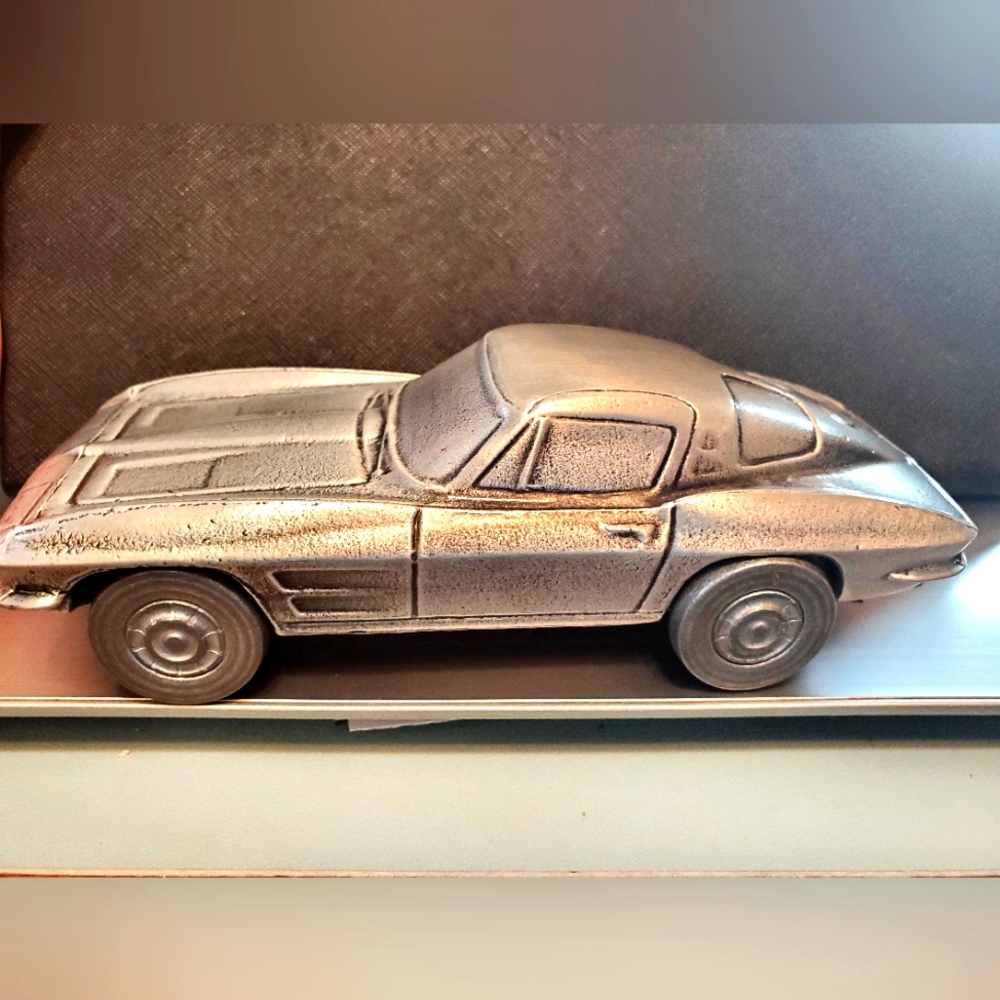 1974 Banthrico pewter bank
